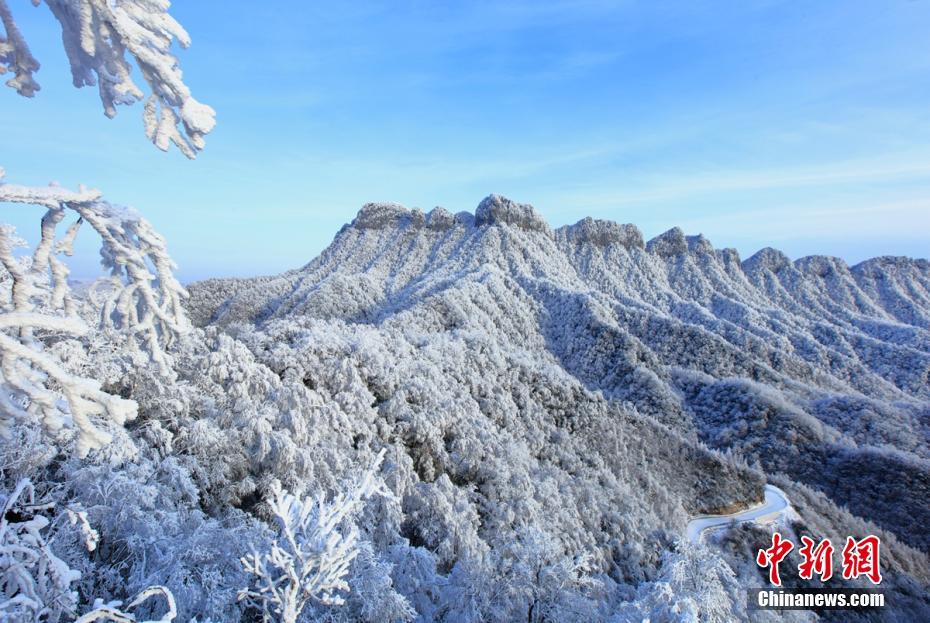 Scenery of snow-covered Guangwu Mountain in SW China’s Sichuan Province