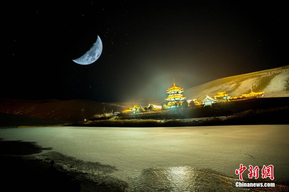 Breathtaking scenery of Crescent Spring in NW China’s Gansu Province