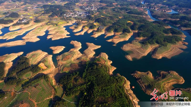 Amazing scenery of Zixia Lake in C China’s Hunan Province