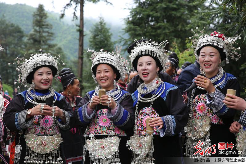 Miao people celebrate “love songs festival” in SW China