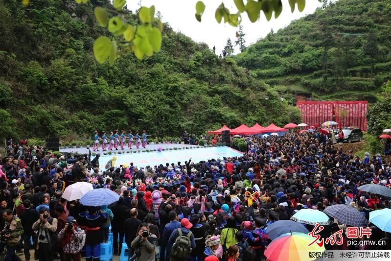 Miao people celebrate “love songs festival” in SW China
