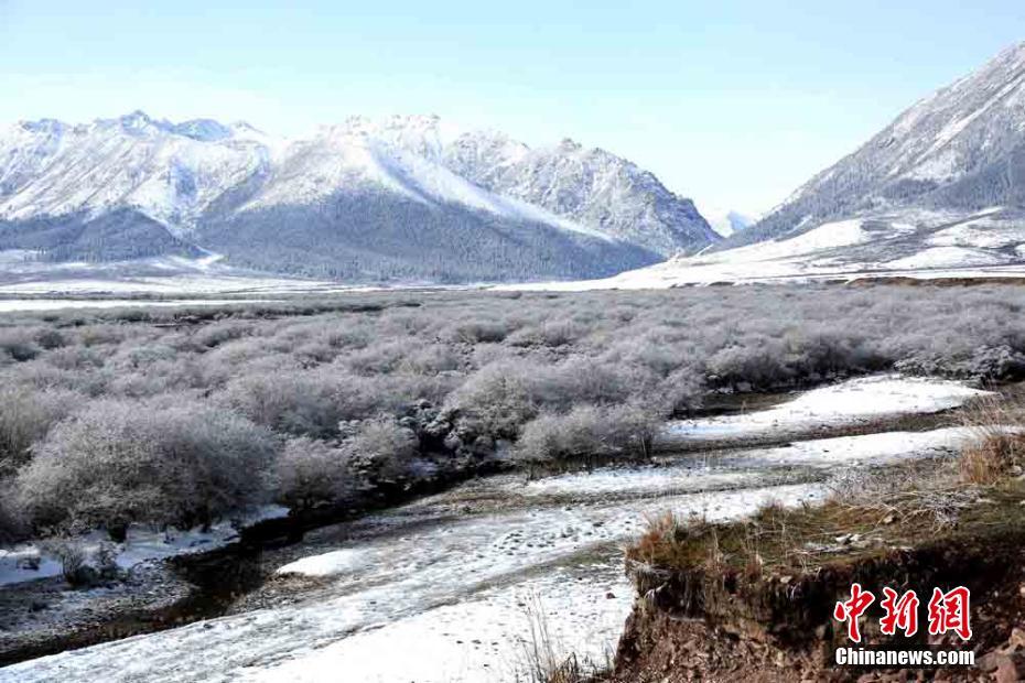 NW China’s Gansu embraces snowfall in April