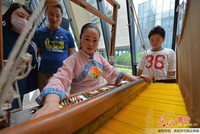 Activity of intangible cultural heritages held in E China’s Jiangsu