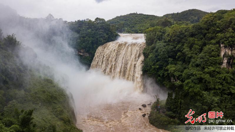Amazing scenery of Huangguoshu Waterfall in SW China’s Guizhou