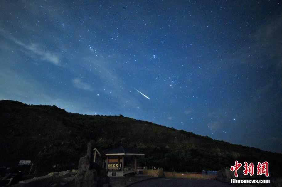 Perseus meteor shower seen in Hong Kong