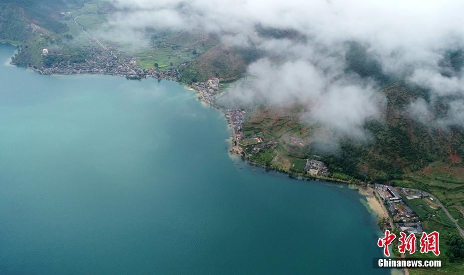 Breathtaking scenery of Lugu Lake in SW China