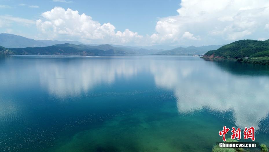 Breathtaking scenery of Lugu Lake in SW China