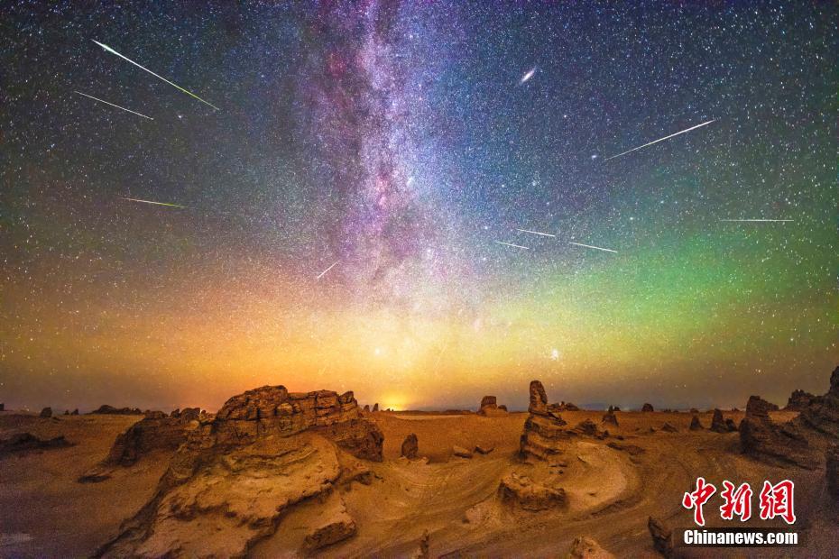 Amazing scenery of Perseus meteor shower in NW China’s Qinghai