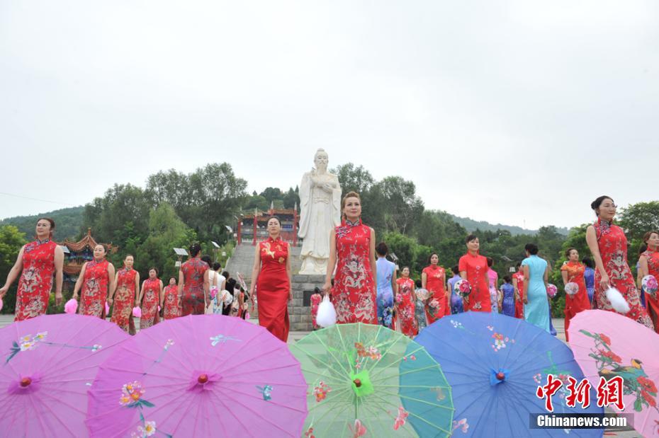 Chipao show held in NW China’s Gansu