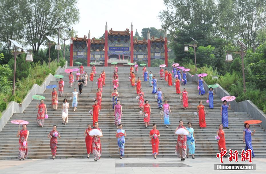 Chipao show held in NW China’s Gansu