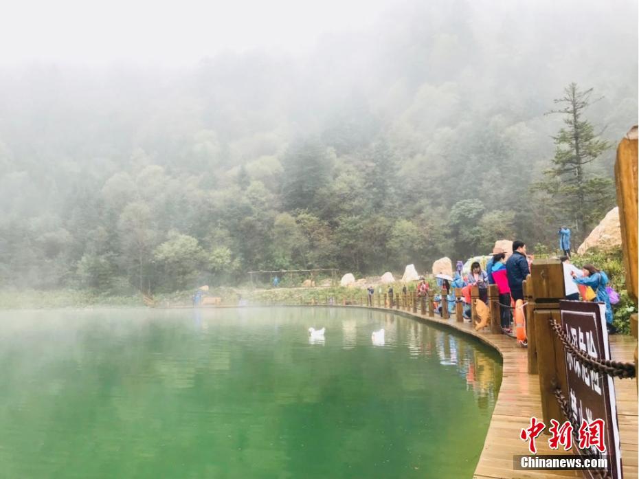 Amazing scenery of fog-enveloped Guanergou Scenic Spot in NW China