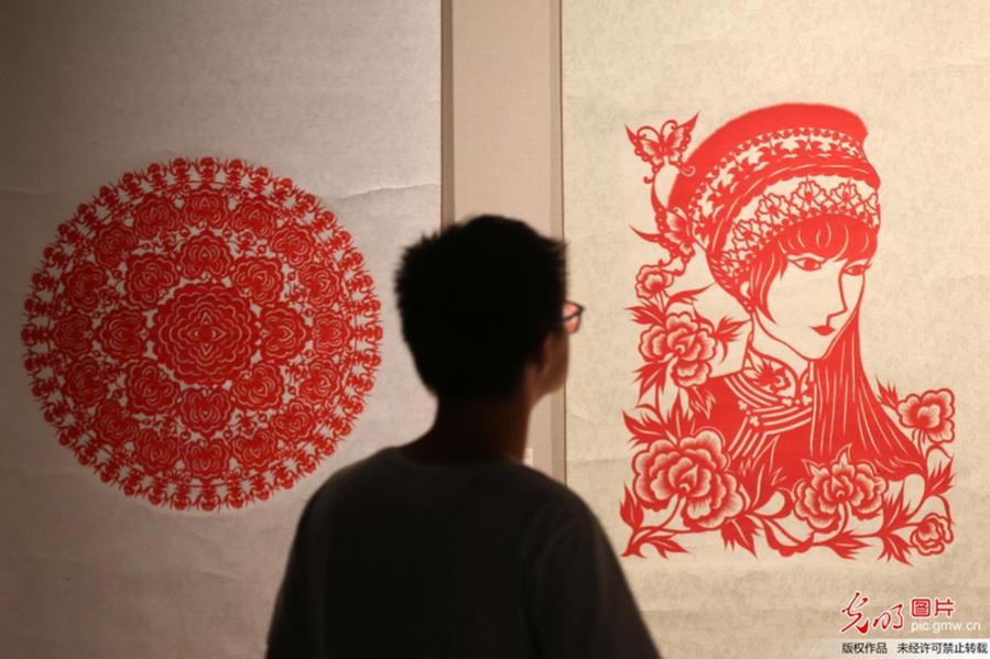 Traditional artworks of Bai ethnic group exhibited in E China’s Anhui