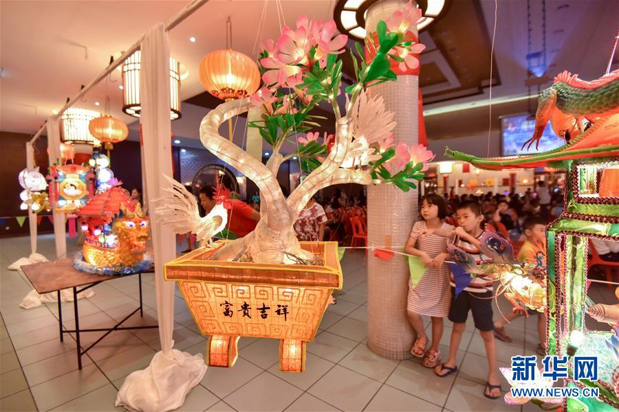 Malaysian ethnic Chinese welcome Mid-Autumn festival