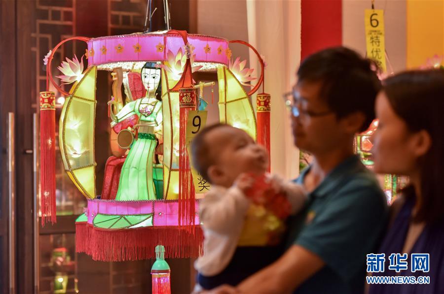 Malaysian ethnic Chinese welcome Mid-Autumn festival