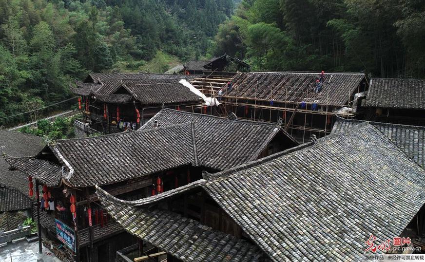 Ancient dwellings repaired in C China’s Hubei
