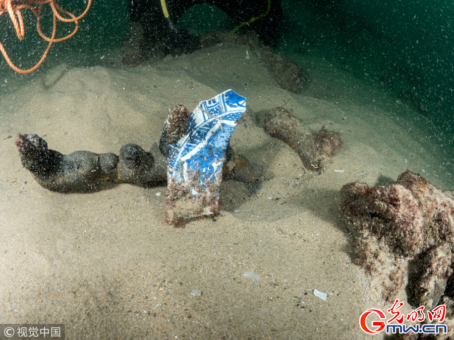 A century-old sunken ship in Portugal has been found carrying Chinese Ming dynasty porcelain