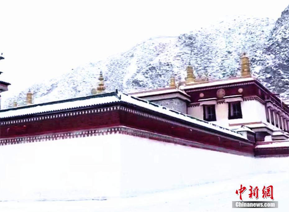Scenery of Labrang Monastery after snowfall in NW China’s Gansu
