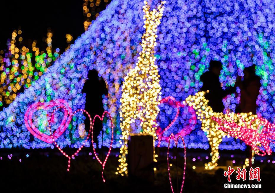 Light show held in E China’s Jiangxi