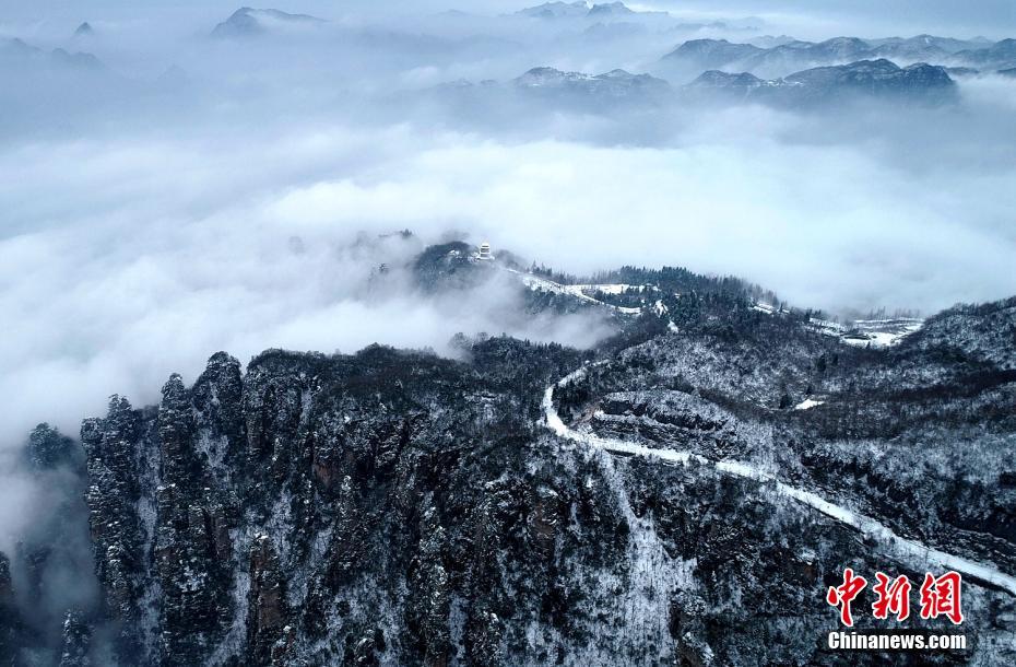 Picturesque scenery of snow-covered Zhangjiajie in C China’s Hunan