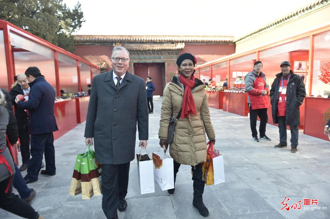 Fair held in Palace Museum to present royal traditions of Spring Festival during Qing Dynasty