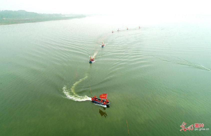 Drill of flood-fighting and emergency rescues held in C China’s Hubei