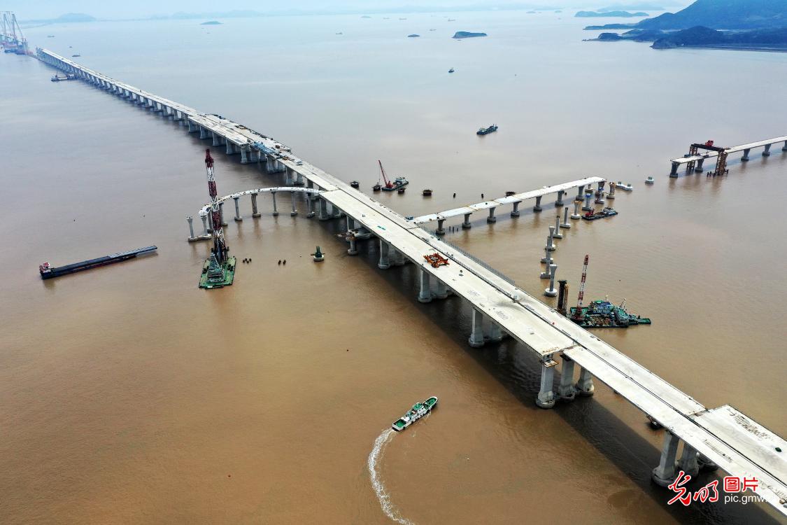 Piling barge at the construction site of Zhoudai Bridge, Shenyang Province, NE China
