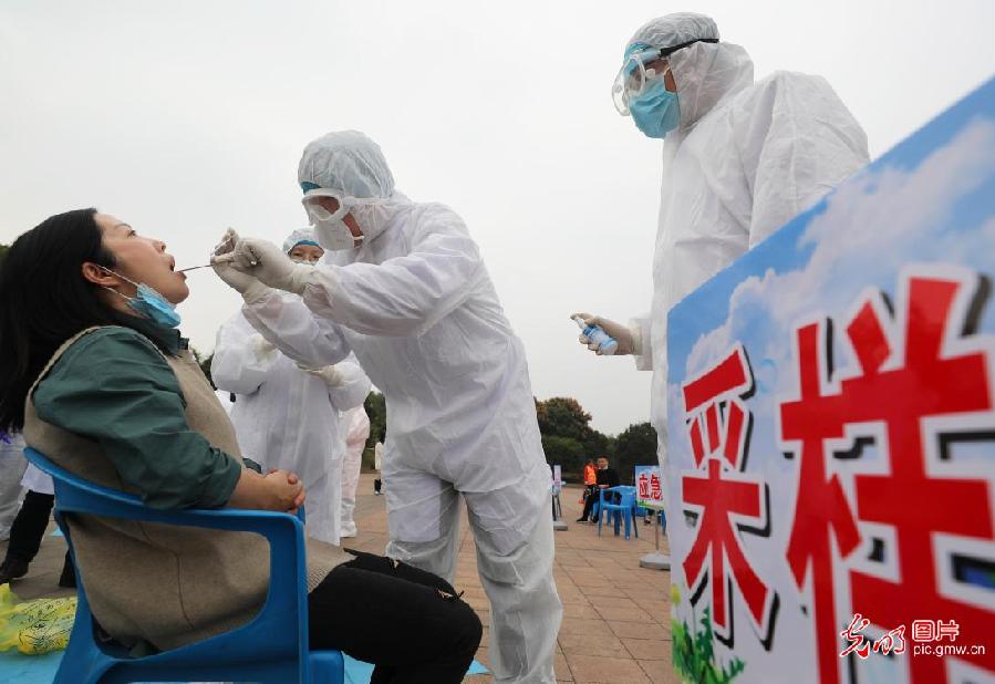 Emergency drill held in C China to prevent a resurgence of infections in autumn and winter