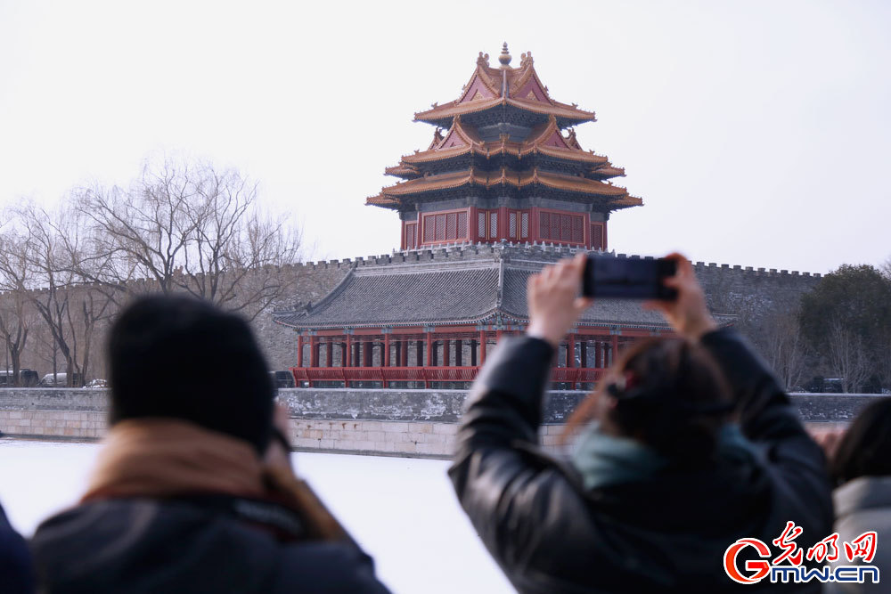 Beijing sees first snow of 2021