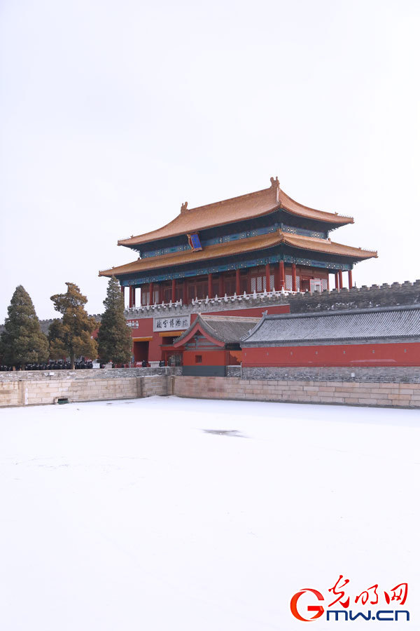 Beijing sees first snow of 2021