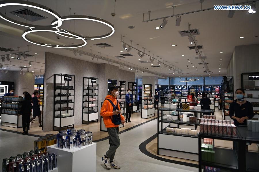 China's resort island opens two more duty-free shops