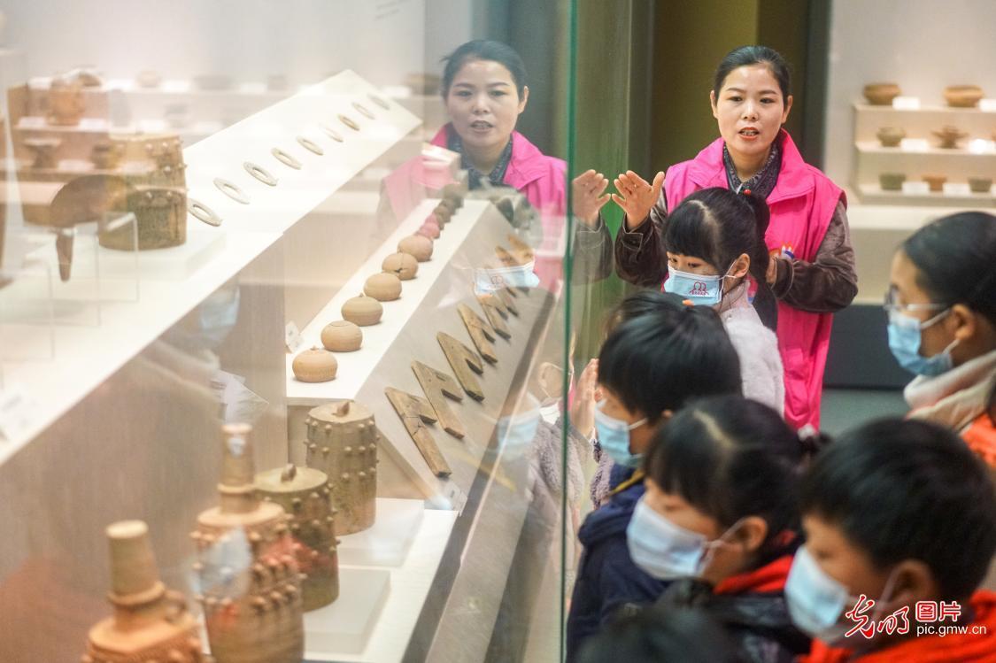 Children visit museum in Changxing, E China's Zhejiang