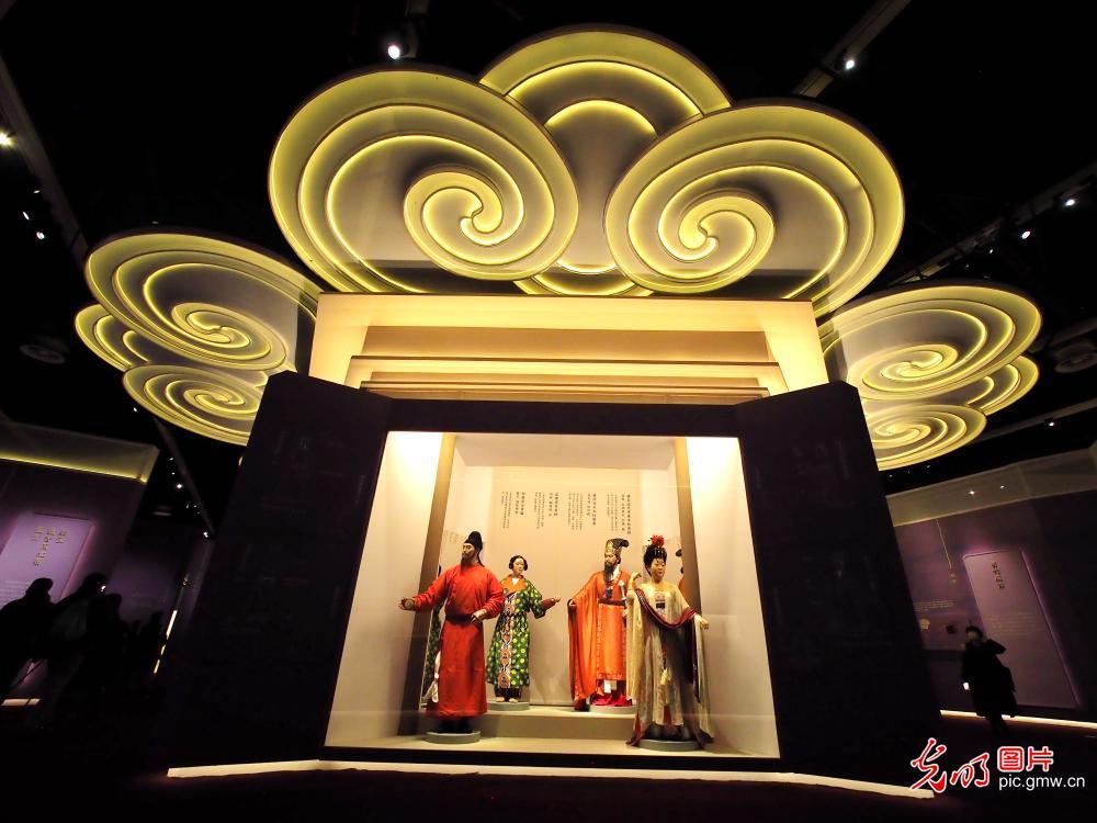 “中国古代服饰文化展”在国博开幕