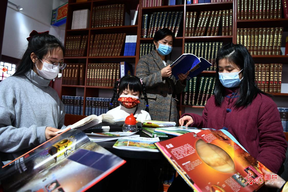 Public reading room opens in Yan Tower, central China's Hubei Province