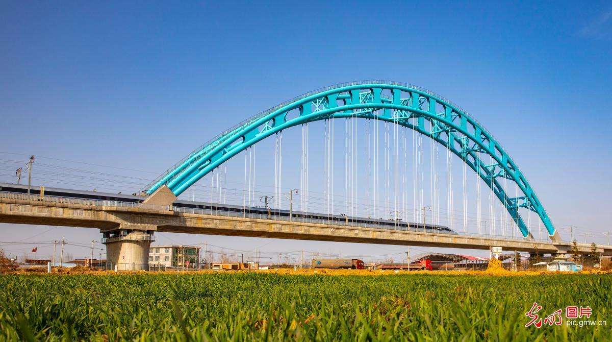 徐连高铁开通运营贯通东西