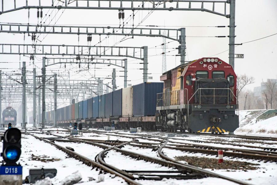 Cross-border e-commerce gains traction aboard China-Europe freight trains