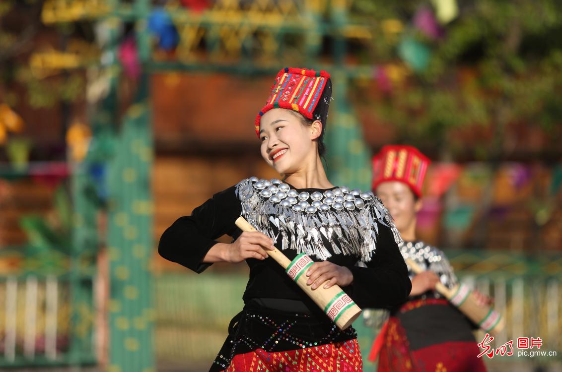 Traditional dance peformance in SW China's Yunnan Province