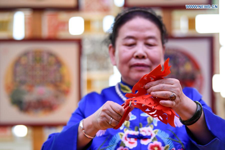 Pic story of intangible cultural heritage inheritors in Yinchuan