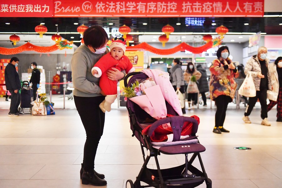 How Chinese people contribute to the Spring Festival economic boom under 