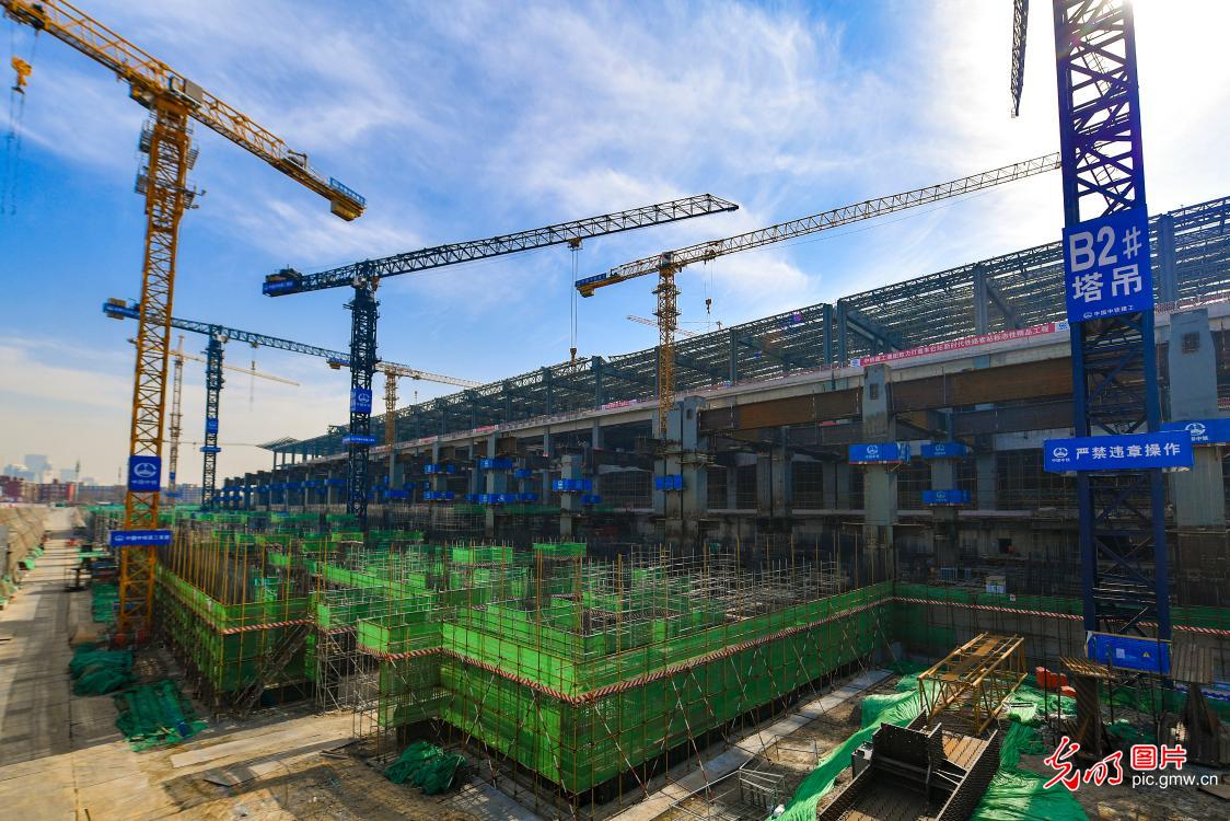 Construction of train station in full swing in Beijing
