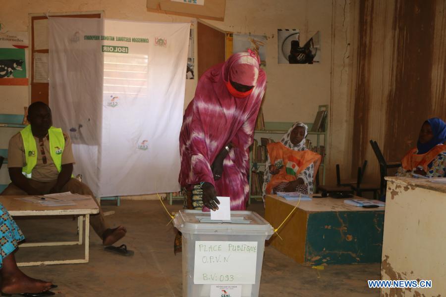 Nigeriens vote peacefully in 2nd round of presidential election
