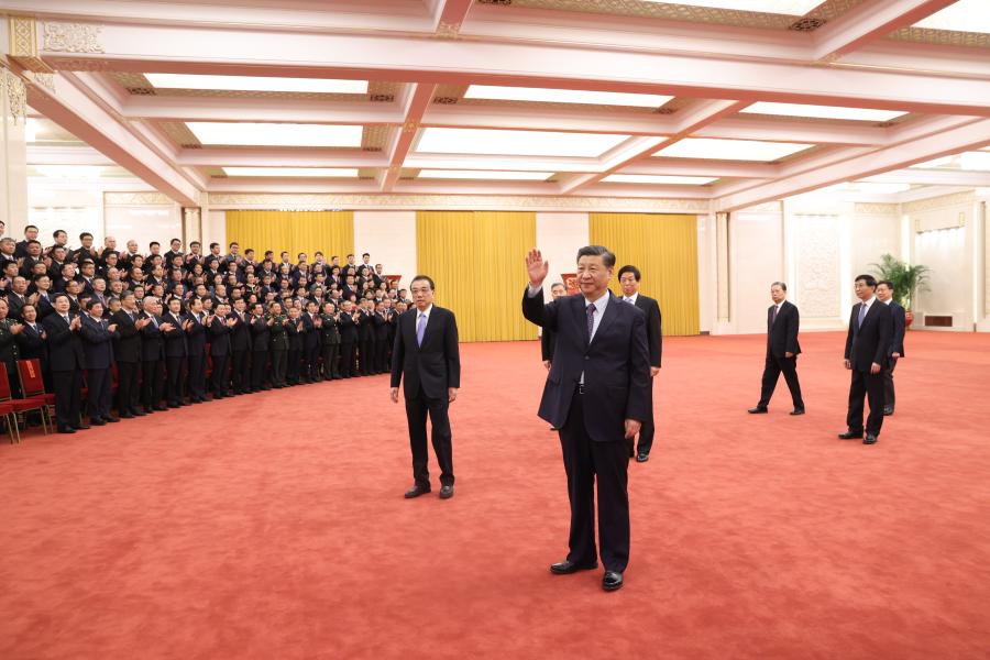 Xi meets Chang'e-5 mission representatives