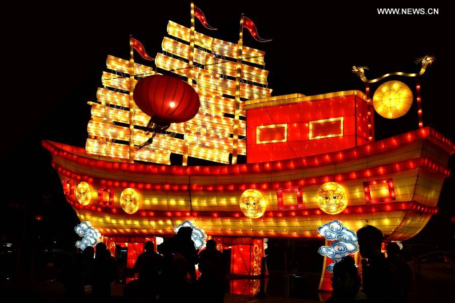 People view lanterns ahead of Chinese lantern festival in E China's Jiangsu