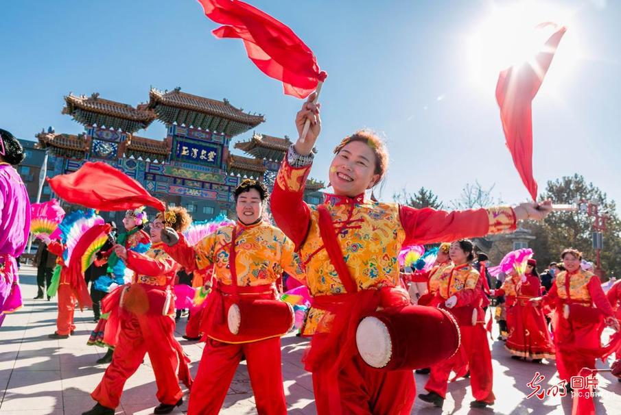 Folk-custom activity held in N China’s Inner Mongolia