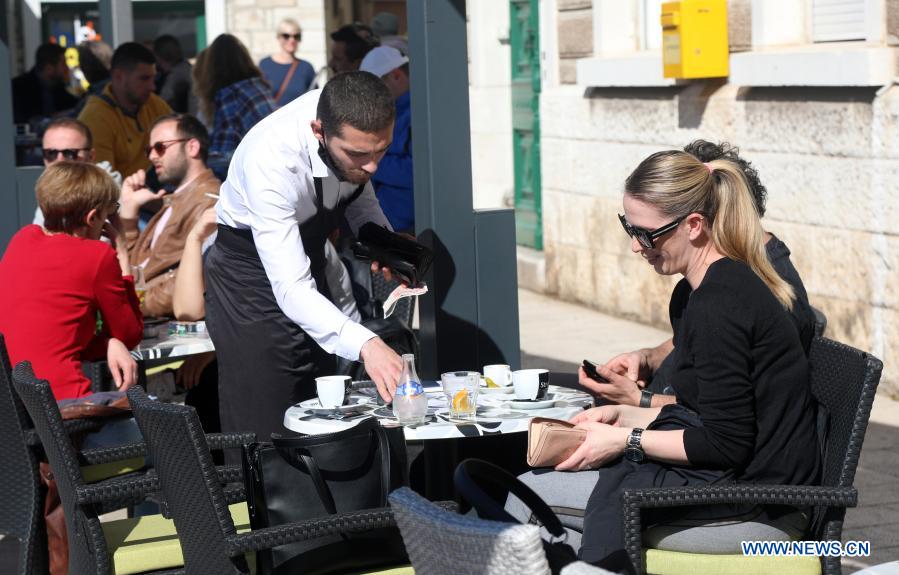 Croatia reopens bar, restaurant terraces