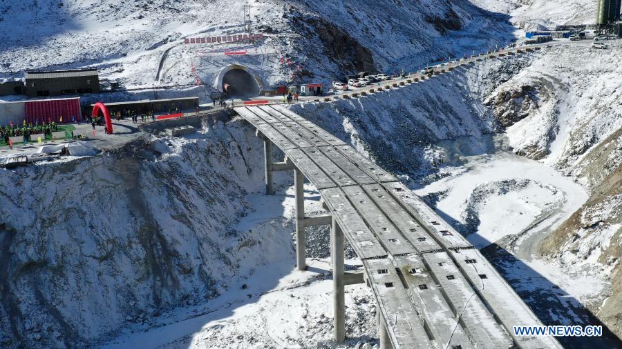 Gansu's Dongshan tunnel at average altitude of 3,850 meters drilled through