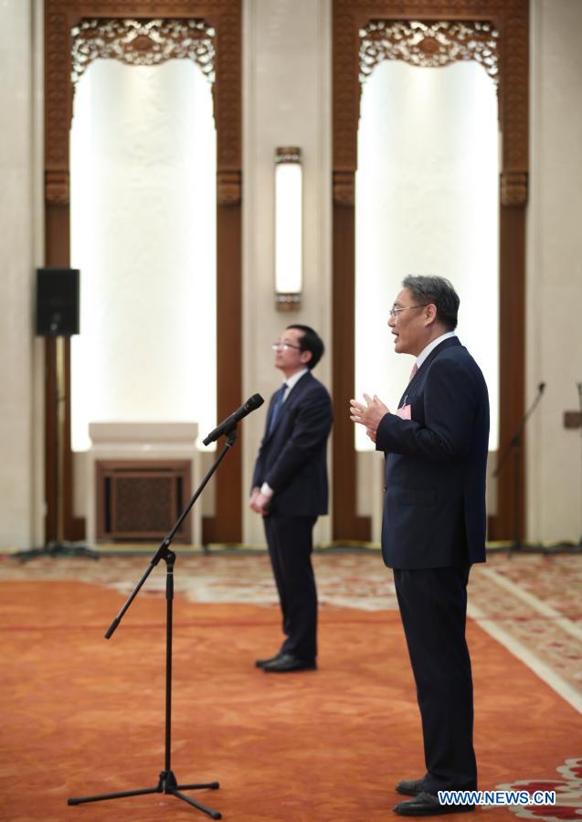 Ministers receive interview after 2nd plenary meeting of fourth session of 13th NPC