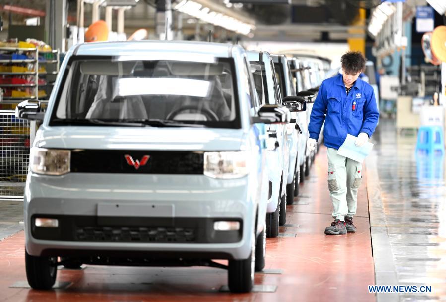 New energy automobile industry sees vigorous dev't in Liuzhou, S China