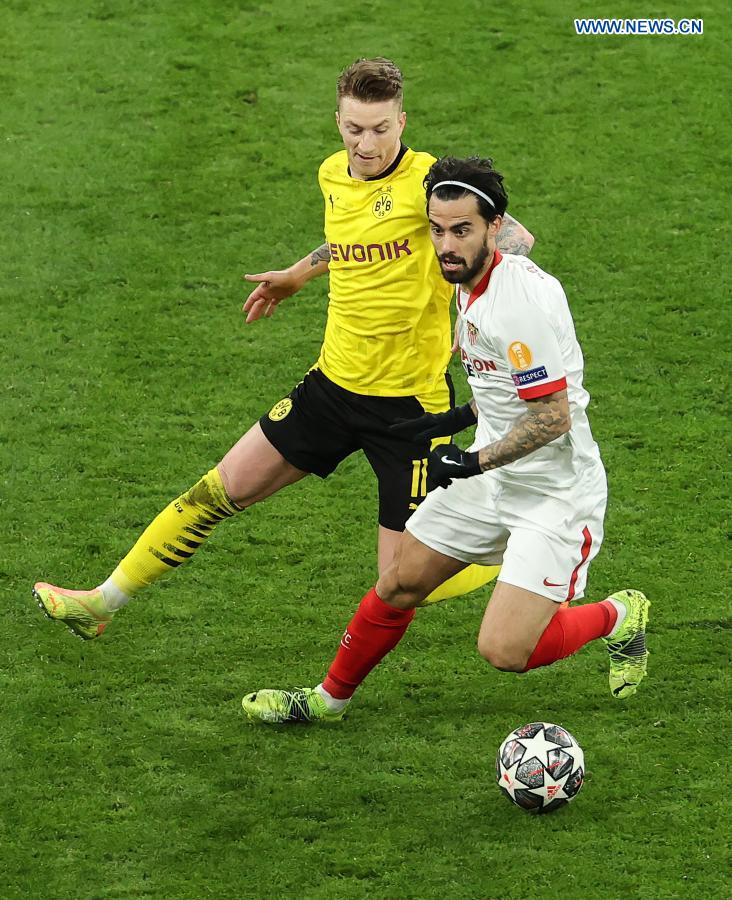 Dortmund plays out stalemate with Sevilla to clinch Champions League quarterfinals