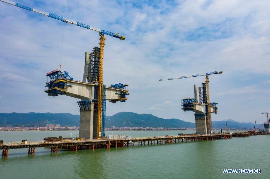 Meizhou Bay cross-sea bridge under construction in Fujian