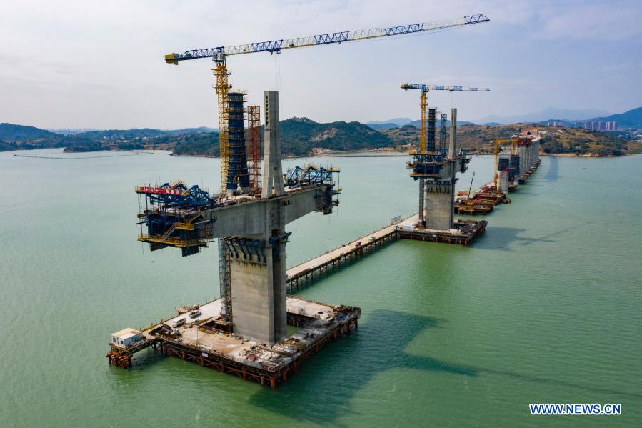 Meizhou Bay cross-sea bridge under construction in Fujian